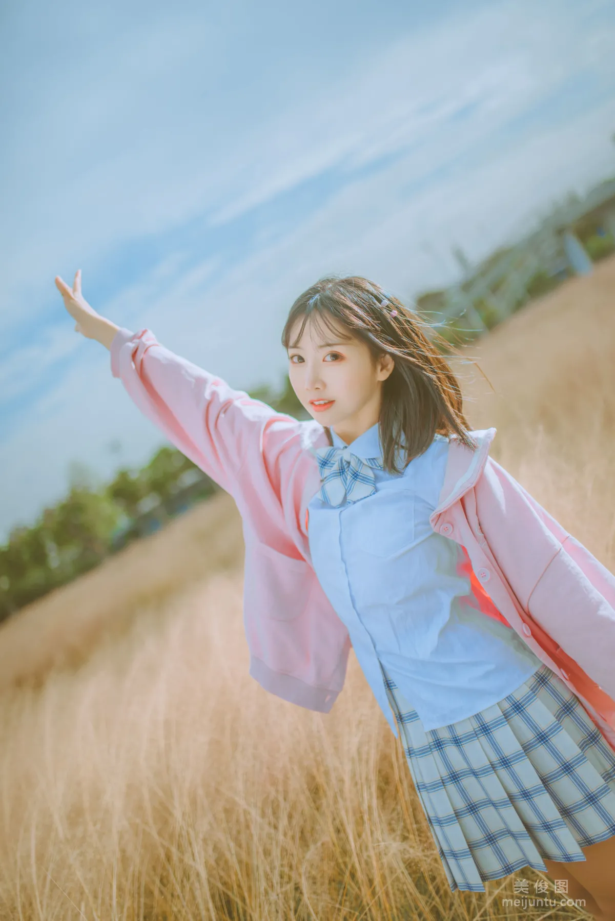 Popular Coser Mianbing Xianer, Pink Cosmos JK Photo Set photo 16