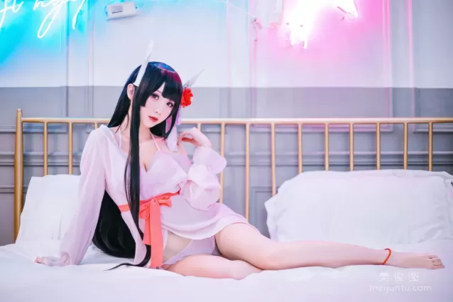 [美女Coser] 面餅仙兒 《鲟睡衣》 寫真集
