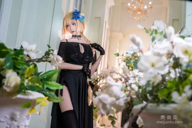 美女Coser青青子Js 《禮服貞德》 寫真集