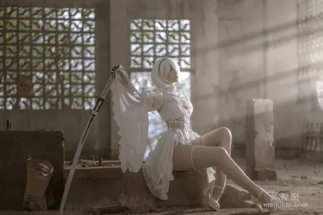 姬鏡醬 《2B白色婚紗》 寫真集