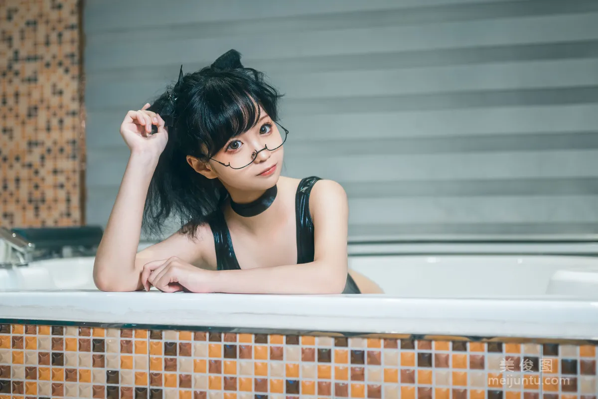 Chun Momo: Web Idols photo 14