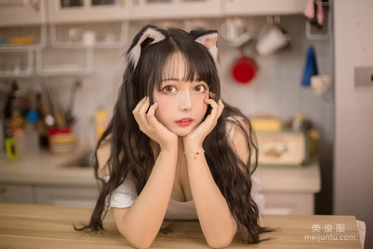 [美女Coser] 黑貓貓OvO 《廚房》 寫真集 2