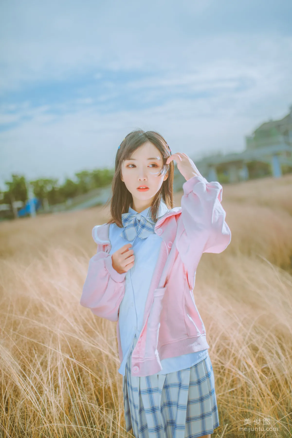 Popular Coser Mianbing Xianer, Pink Cosmos JK Photo Set photo 15