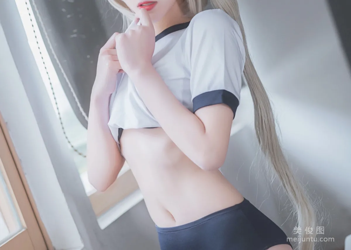 Nantao Momoko: Web Idols photo 4