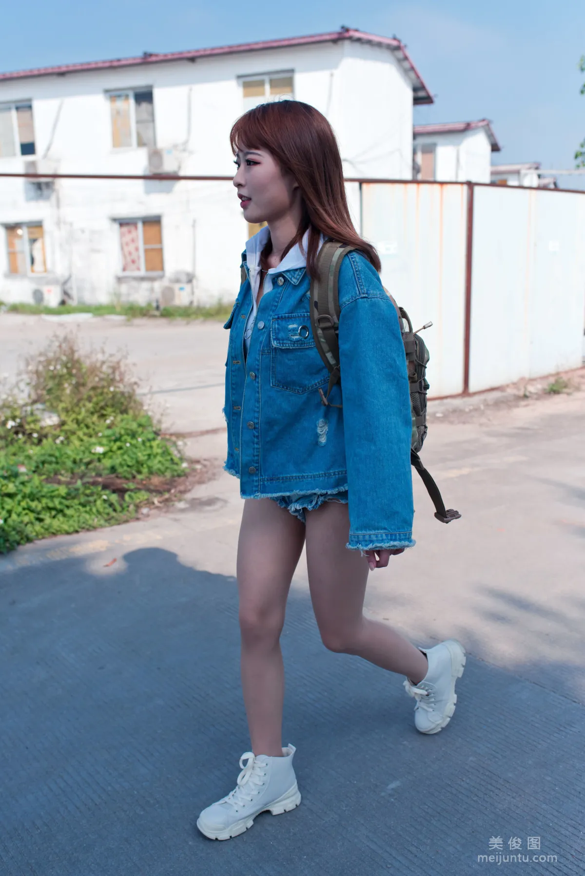 Qingshui Younai, Riding the Wind Street Snap: Light Water Seagull Island RS Denim Street Snap Photo Set photo 8