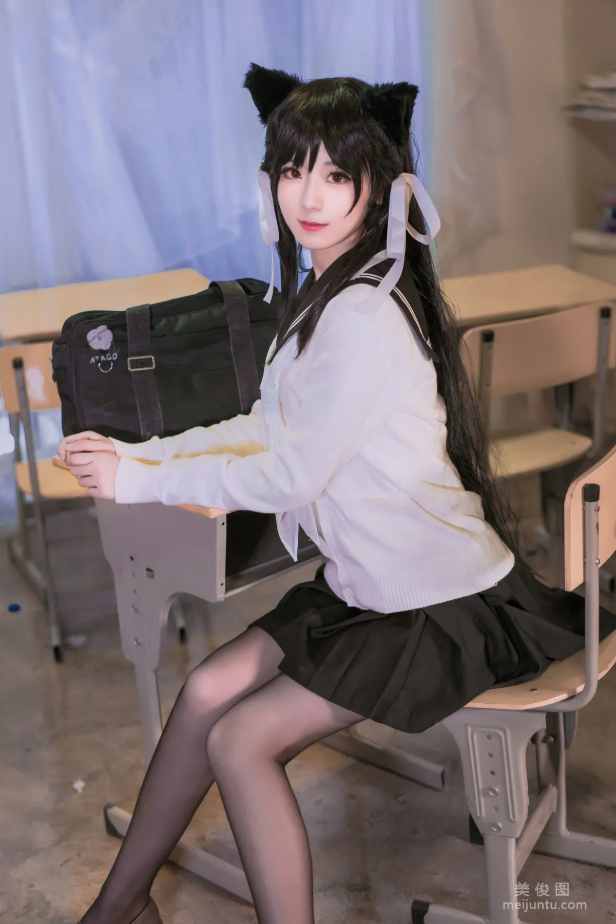 [美女Coser] 弥音音ww 《爱宕校服》 写真集1