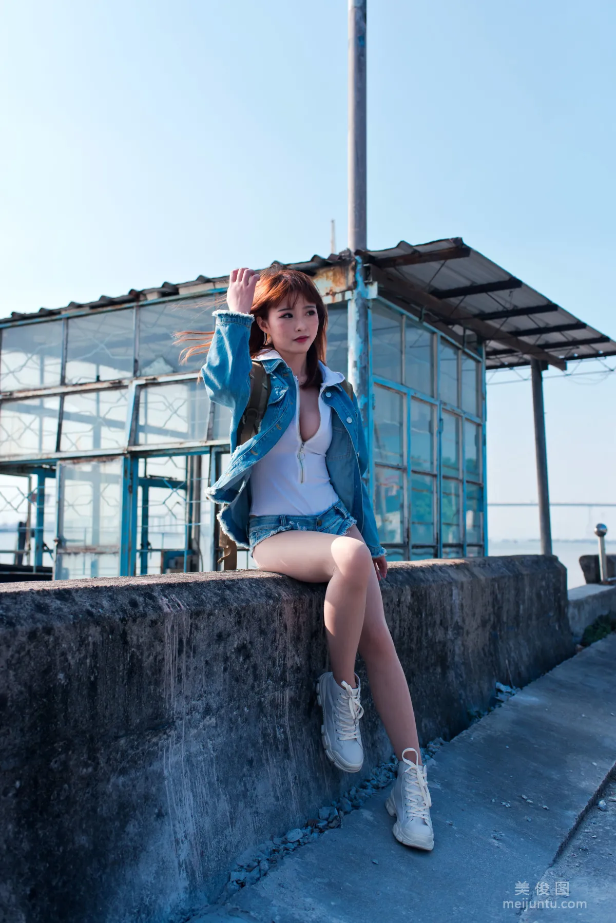 Qingshui Younai, Riding the Wind Street Snap: Light Water Seagull Island RS Denim Street Snap Photo Set photo 23