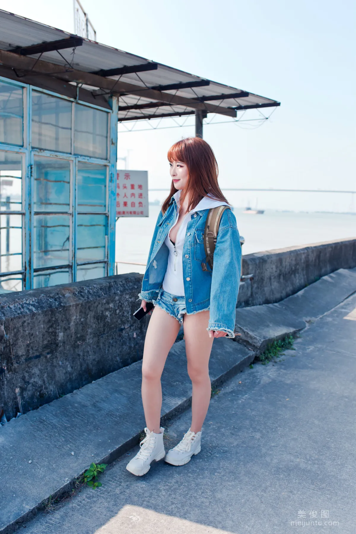 Qingshui Younai, Riding the Wind Street Snap: Light Water Seagull Island RS Denim Street Snap Photo Set photo 27