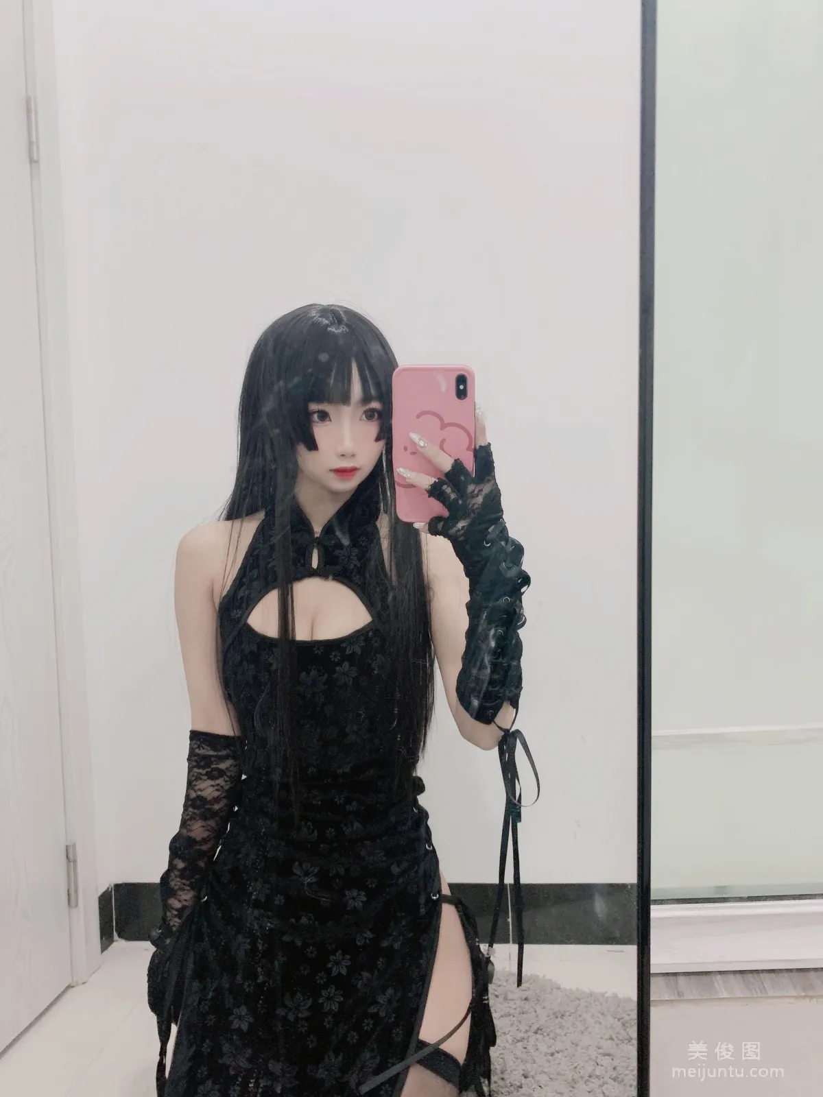 美少女鬼畜瑶 《黑色旗袍》 写真集2