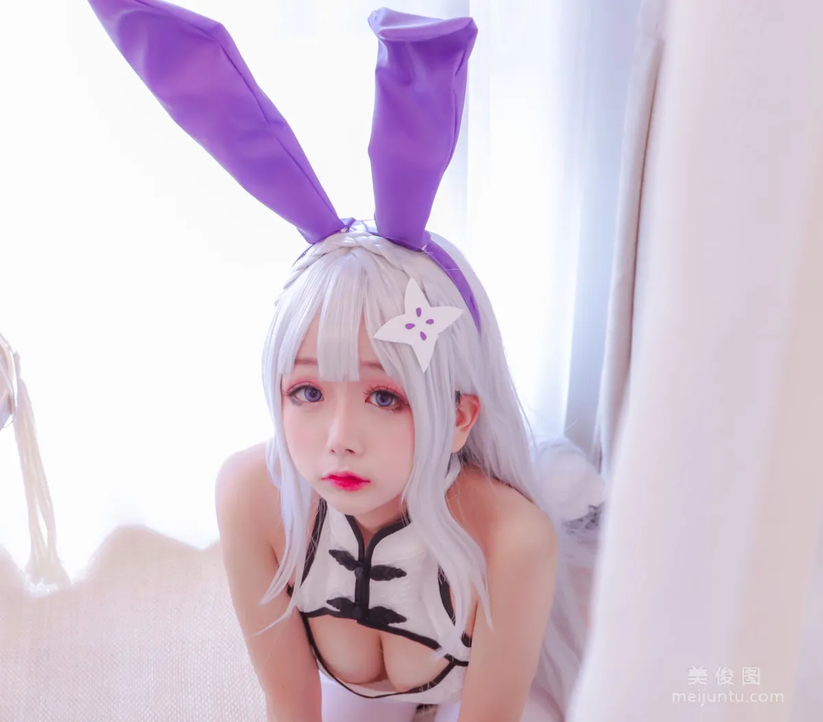 Internet Celebrity Beauty Coser Ri Naijiao, White Qipao Photo Set photo 7