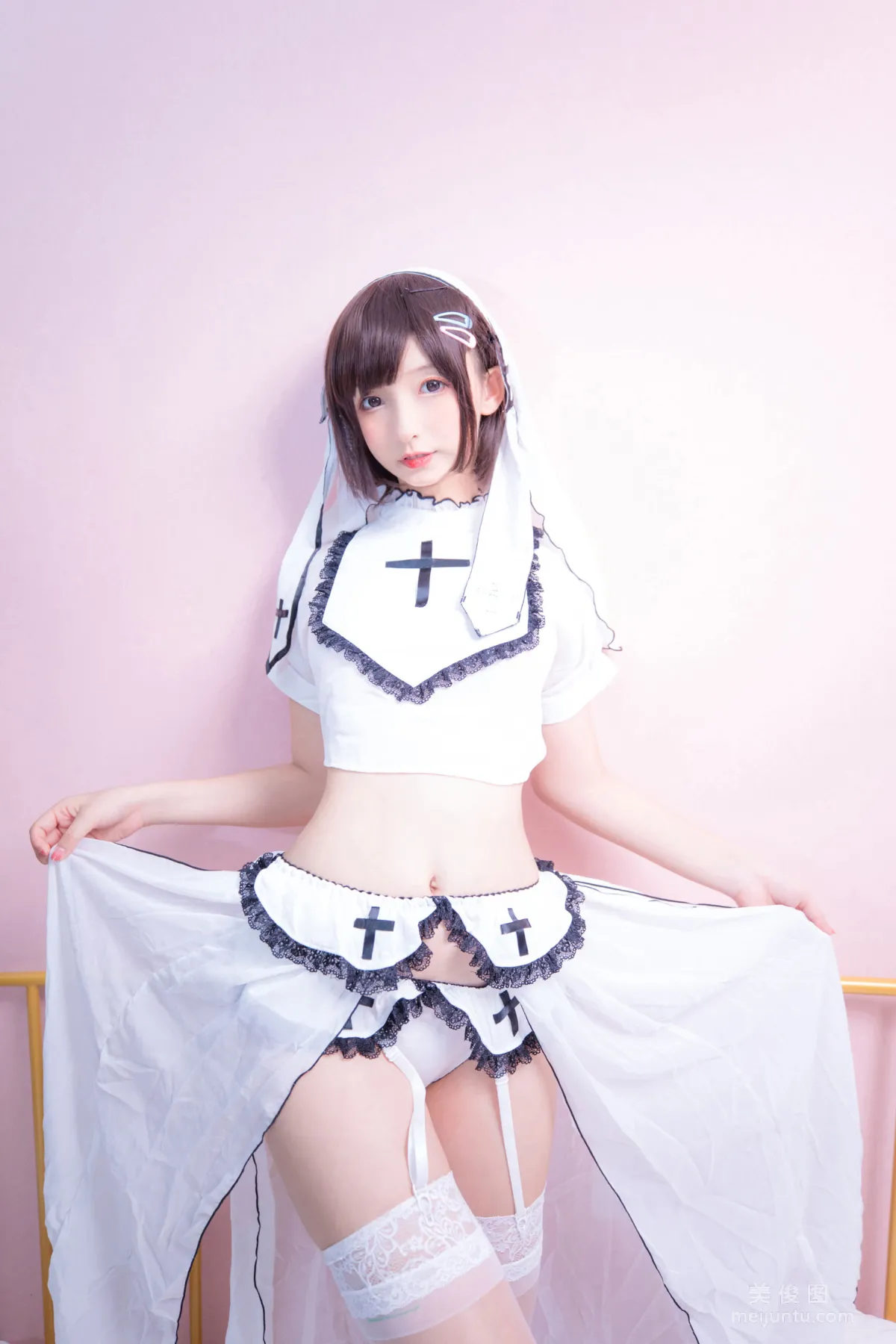 神楽坂真冬 《百合(ラブレター)》 寫真集 144