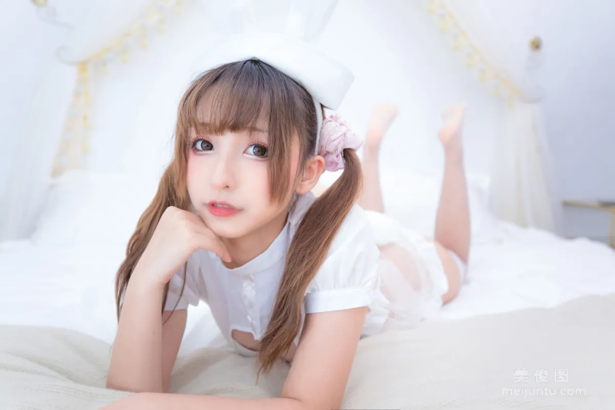 神楽坂真冬 《百合(ラブレター)》 寫真集 73