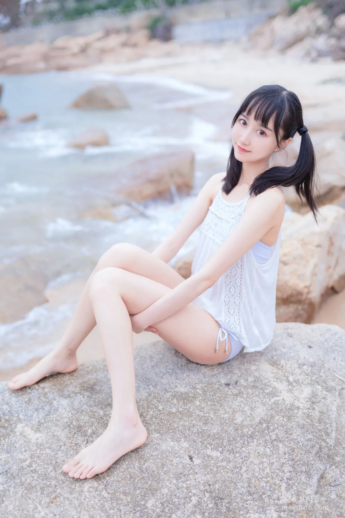 [Beautiful Coser] Mu Mianmian OwO "Seaside White Bikini" Photo Set photo 23