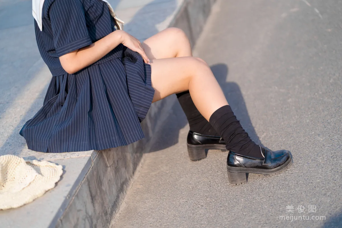 [網紅Coser] 蠢沫沫 《JK制服》 寫真集 33