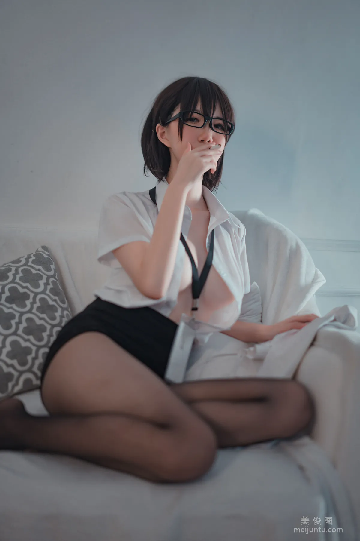 鬼马少女阿薰kaOri 《黑丝OL》 写真集37