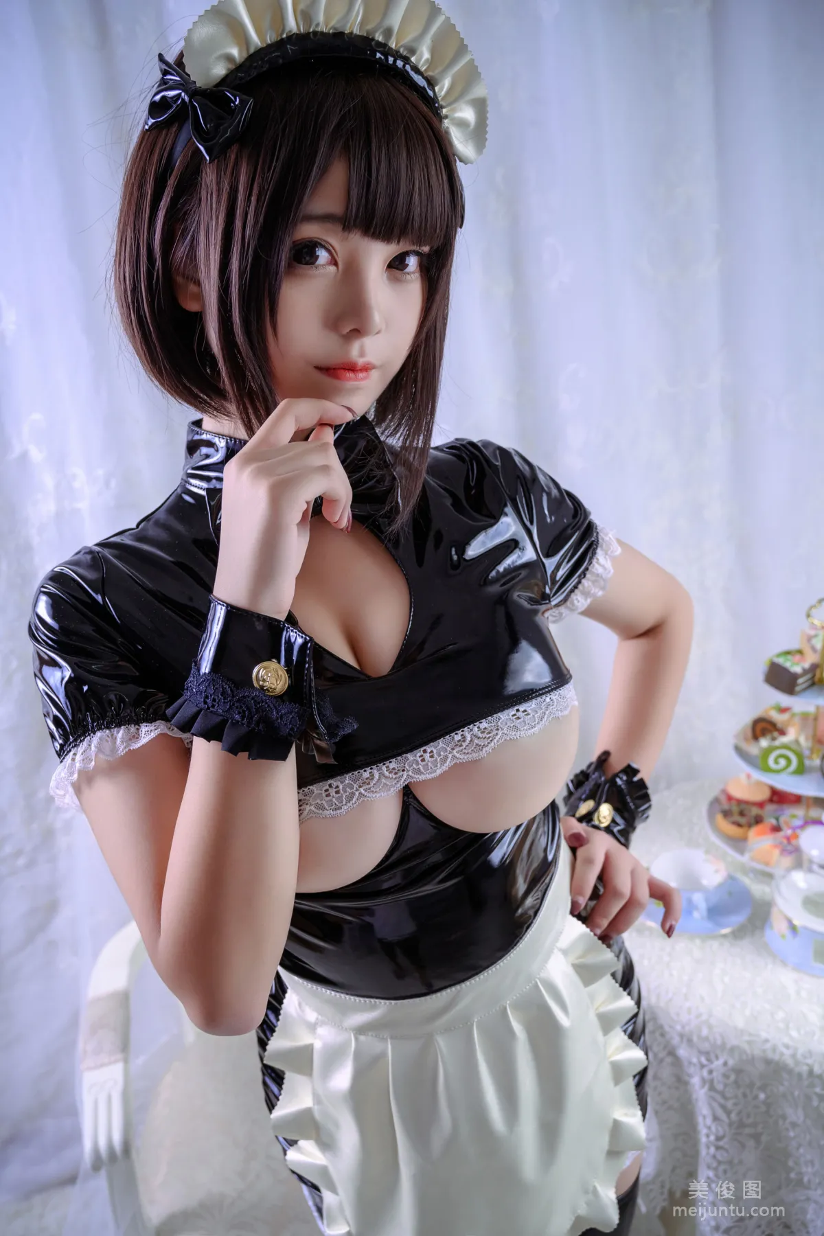 蜜汁貓裘 《漆皮女仆》 寫真集 1