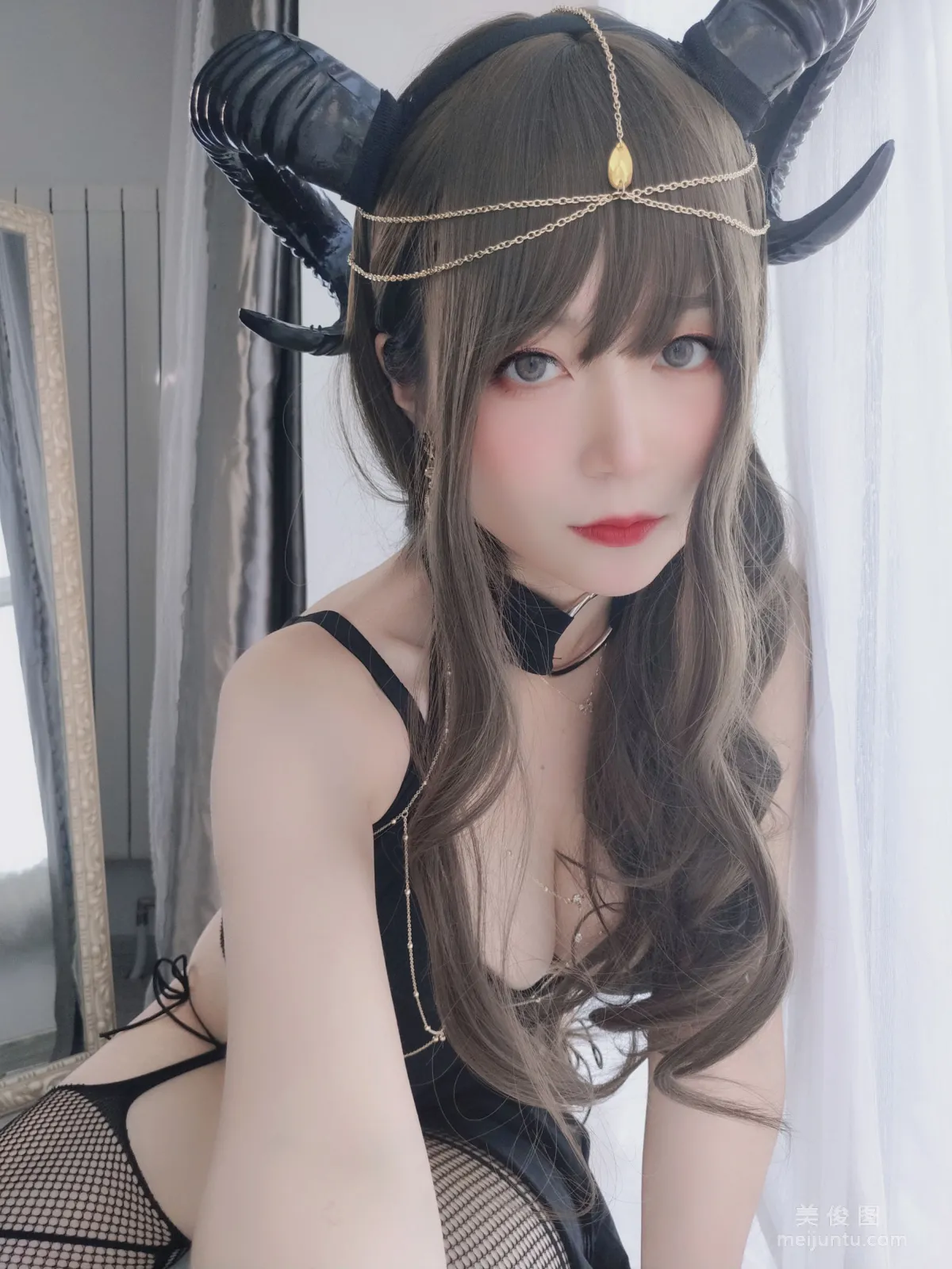 Coser小姐姐白银 《黑山魅魔》 写真集29