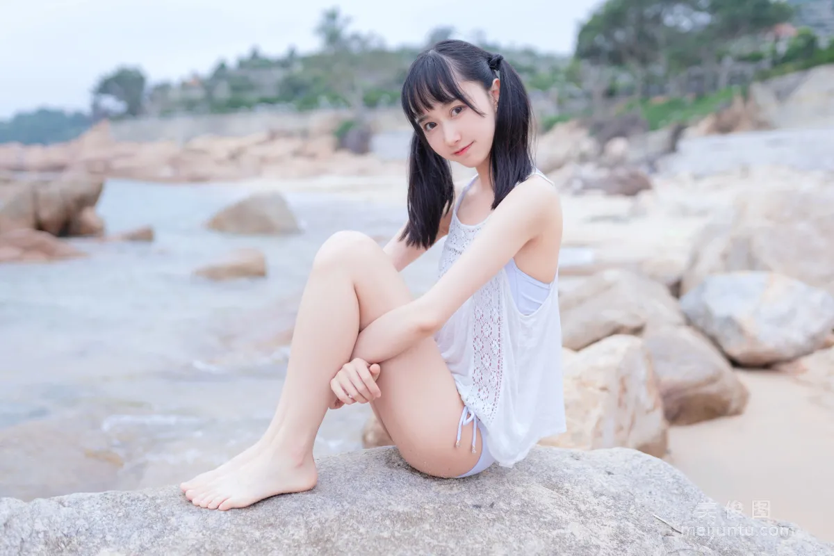 [Beautiful Coser] Mu Mianmian OwO "Seaside White Bikini" Photo Set photo 21