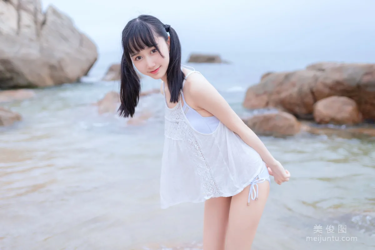[Beautiful Coser] Mu Mianmian OwO "Seaside White Bikini" Photo Set photo 15