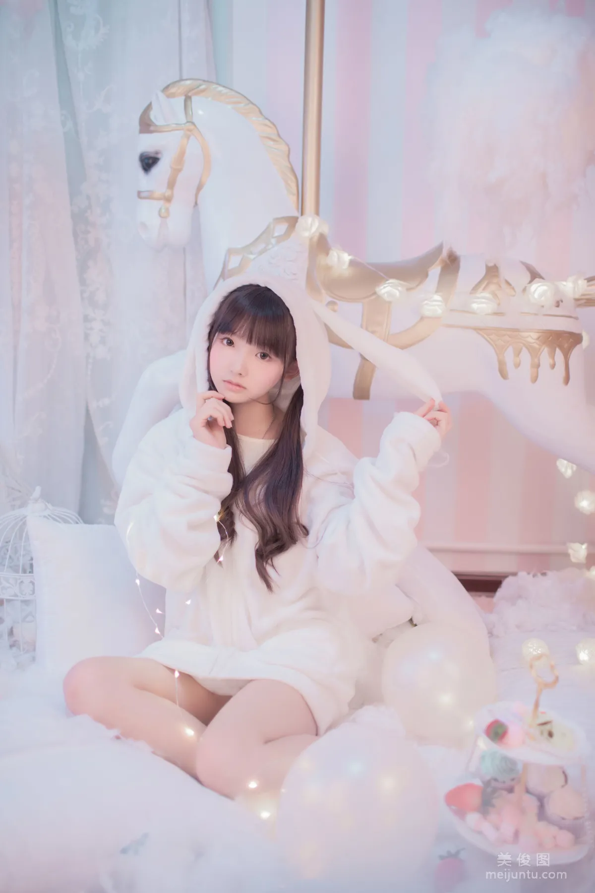 Ying Qun: Web Idols photo 11