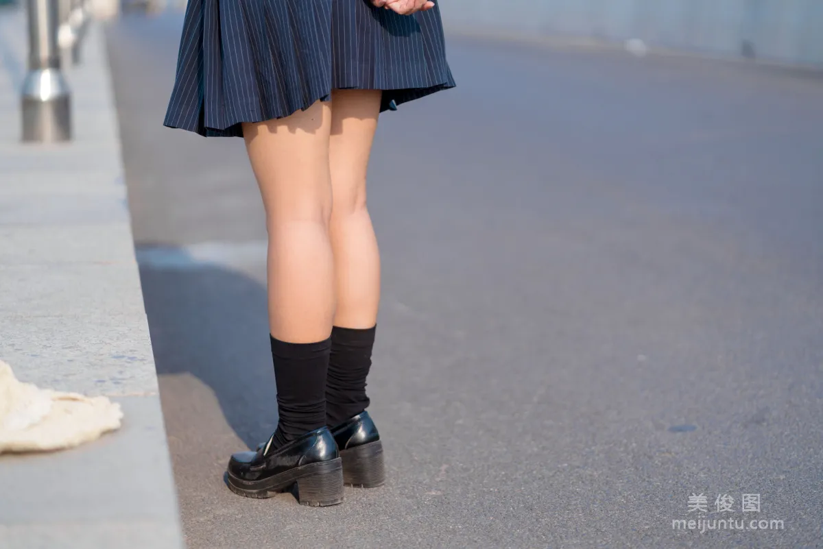 [網紅Coser] 蠢沫沫 《JK制服》 寫真集 34