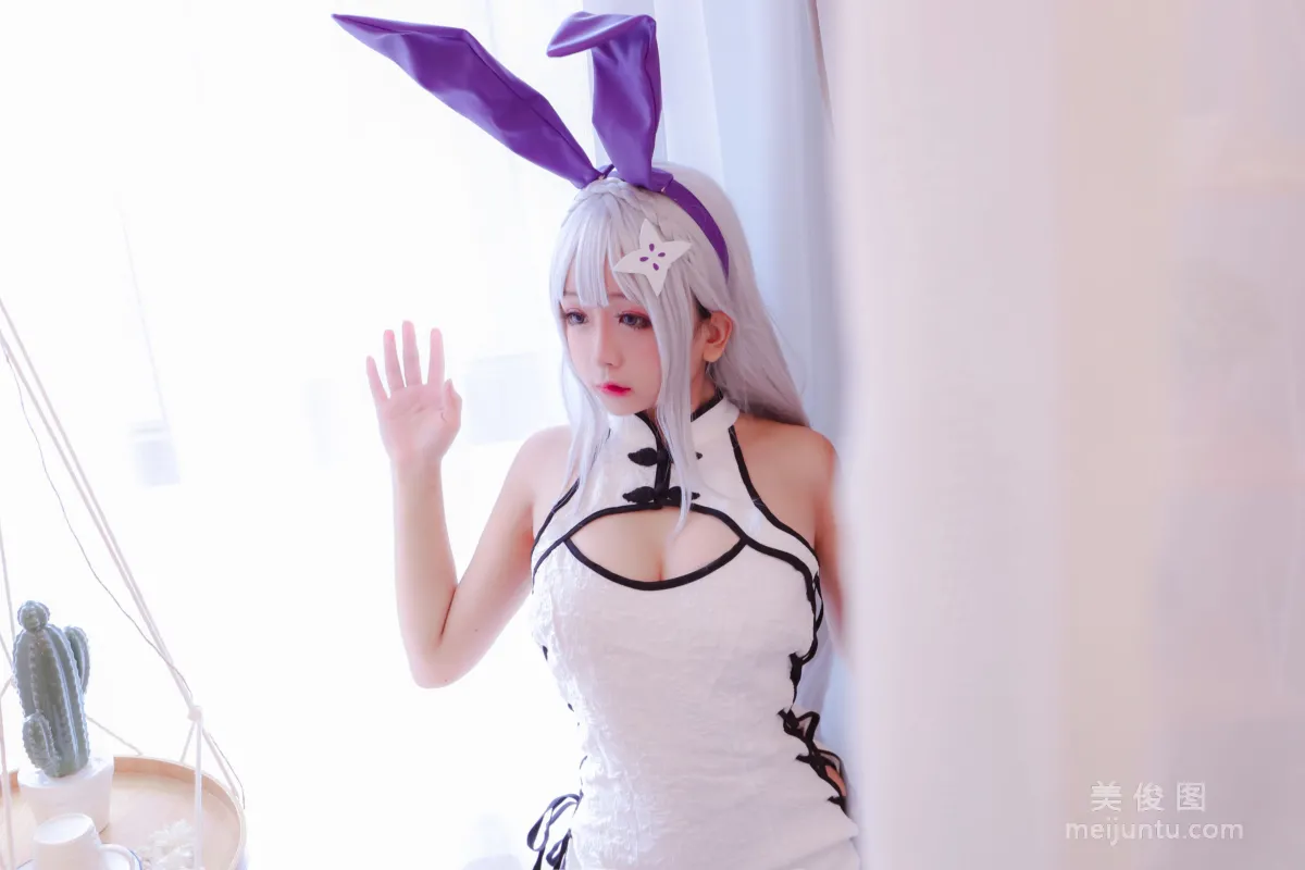 Internet Celebrity Beauty Coser Ri Naijiao, White Qipao Photo Set photo 6
