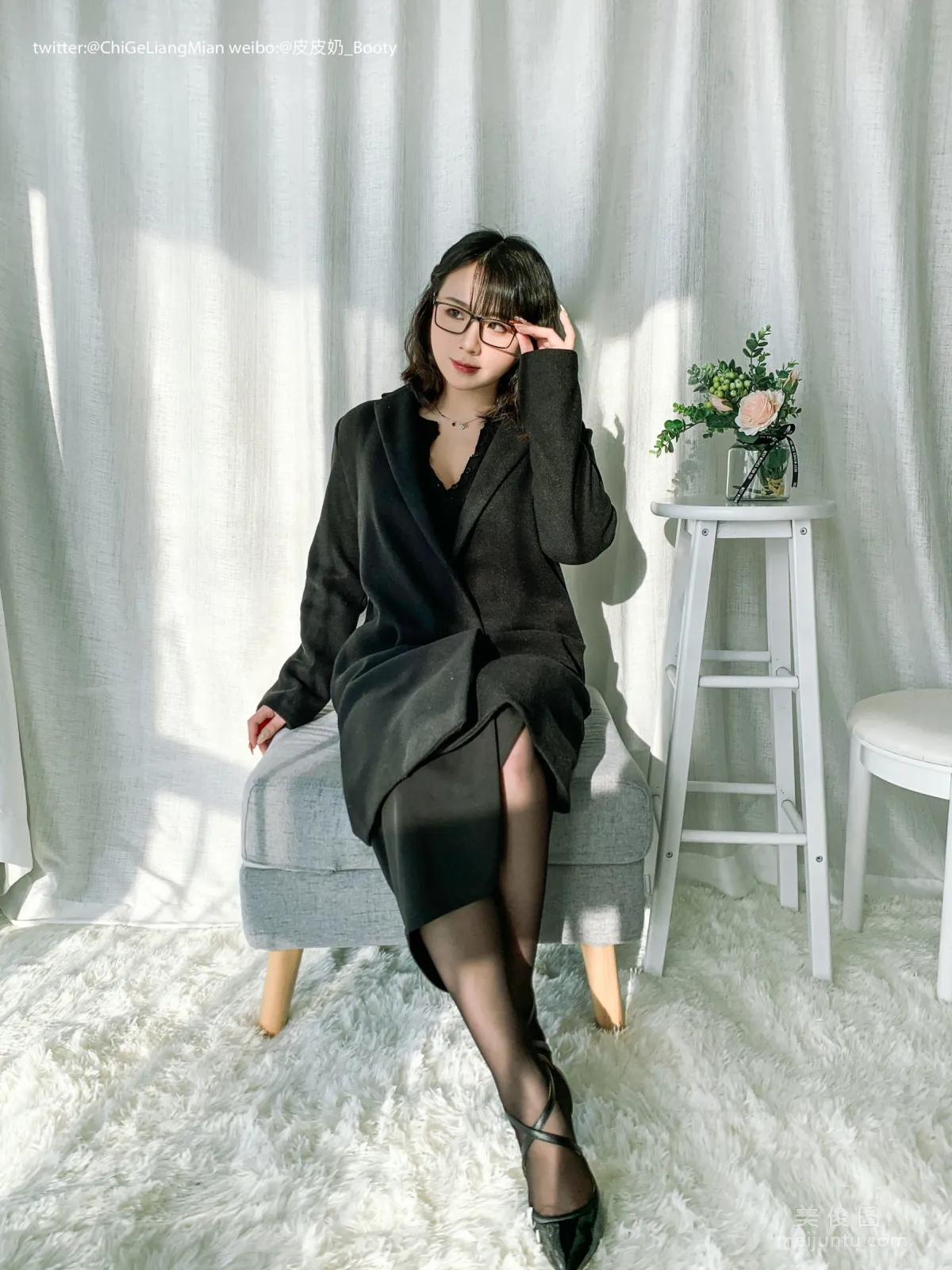 [美女Coser] 皮皮奶可可爱了啦 《黑色OL》 写真集2