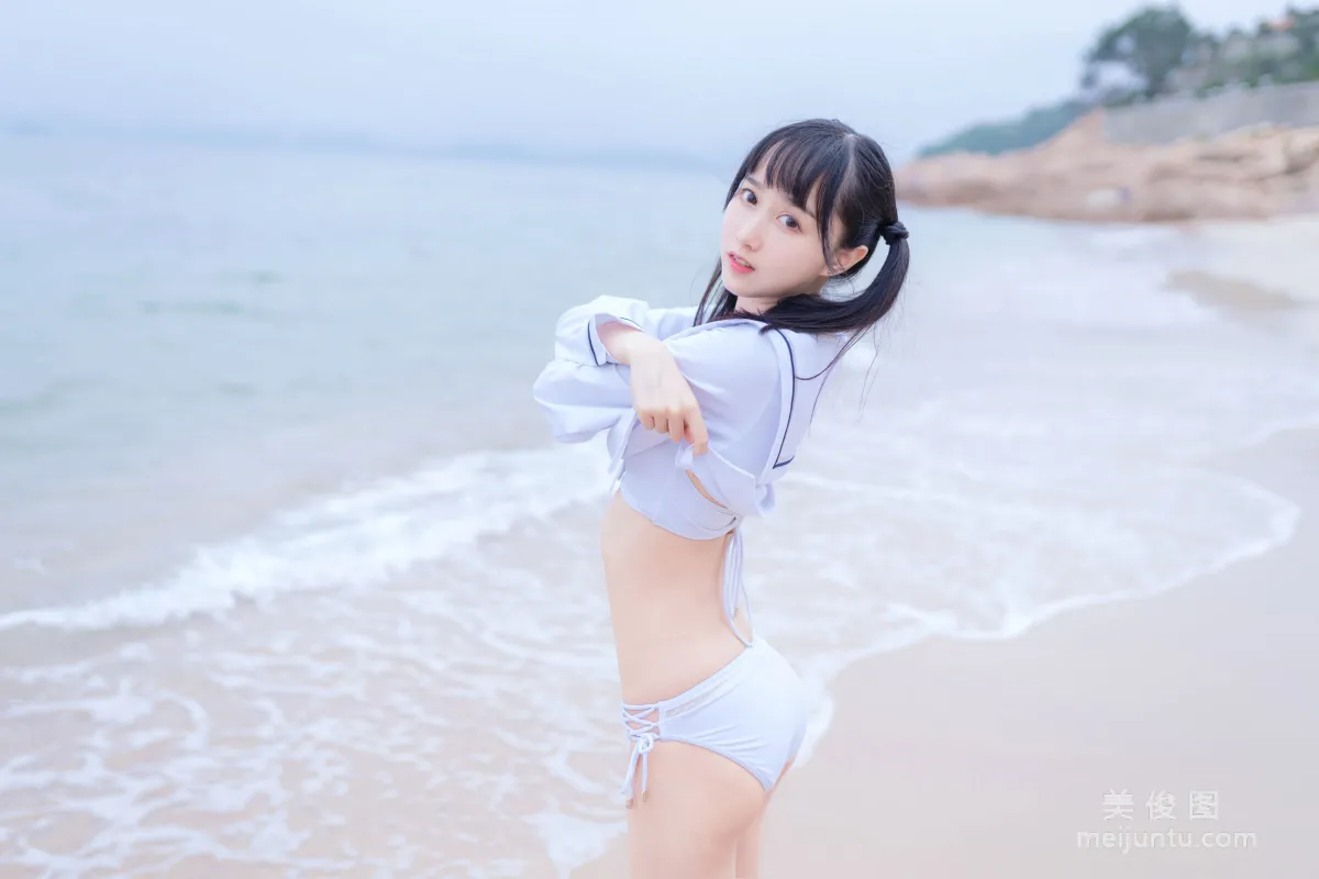 [Beautiful Coser] Mu Mianmian OwO "Seaside White Bikini" Photo Set photo 2