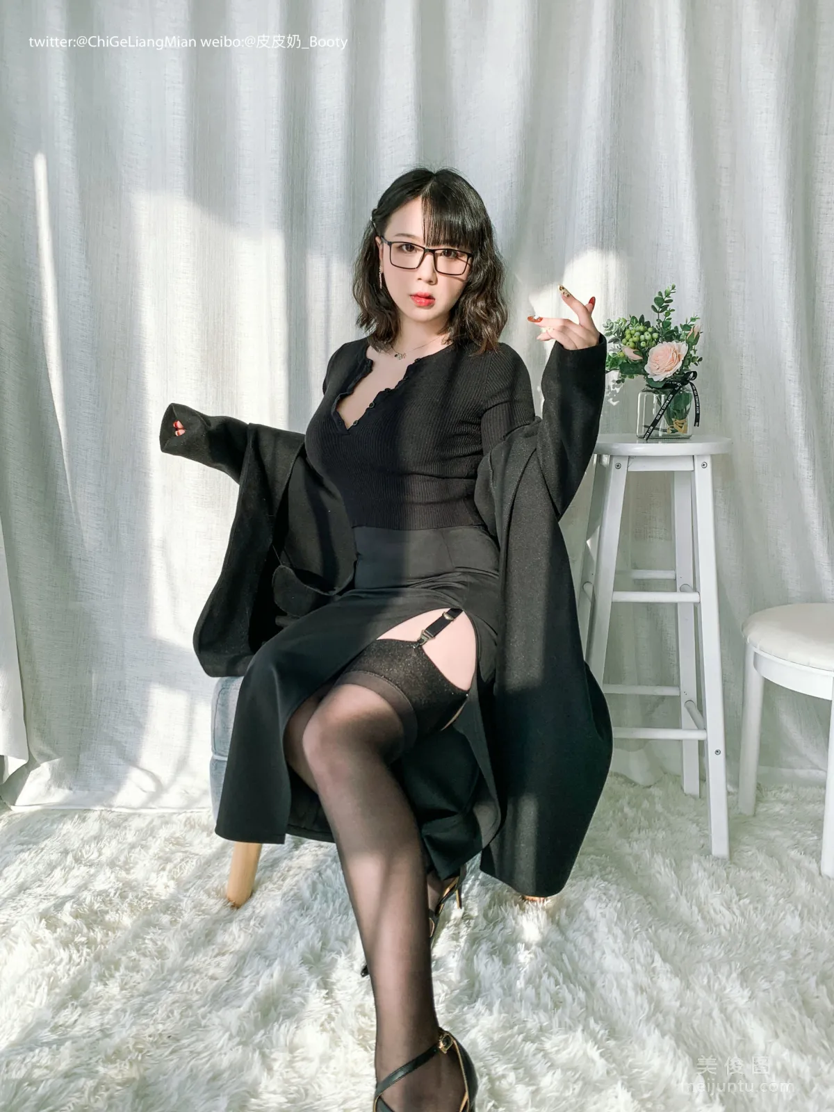[Web Idols Coser] Pipi Naike Keai Lela "Black OL" Photo Set photo 13