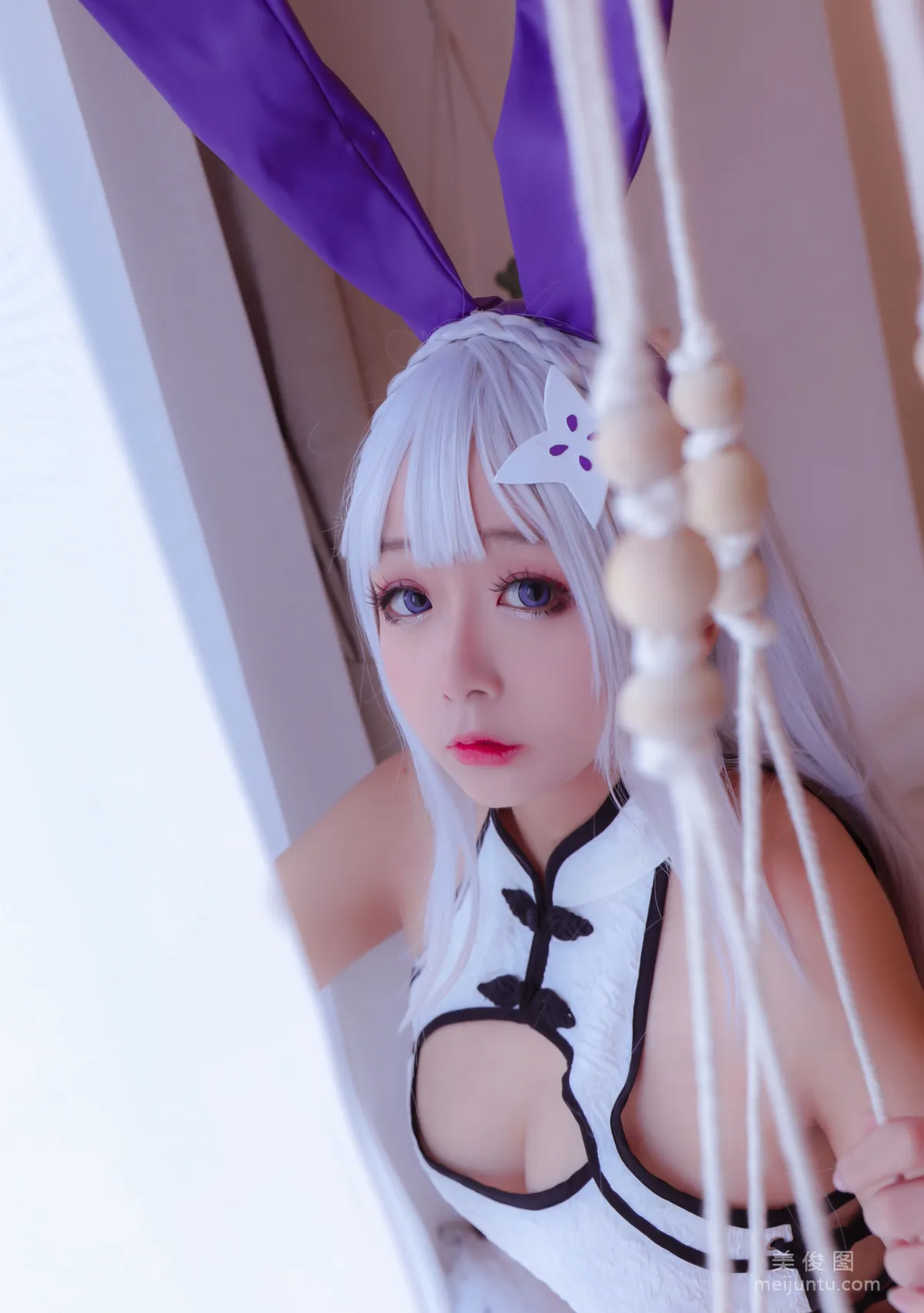 Internet Celebrity Beauty Coser Ri Naijiao, White Qipao Photo Set photo 27