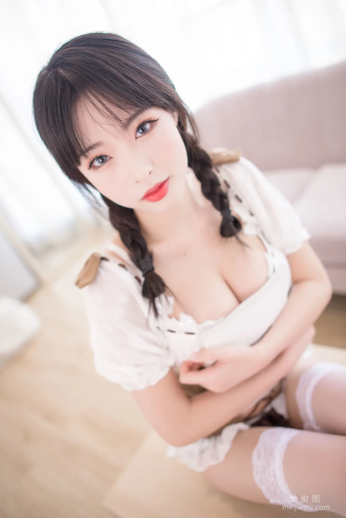 [美女Coser] 清水由乃 《73家複古歐式》 寫真集 8