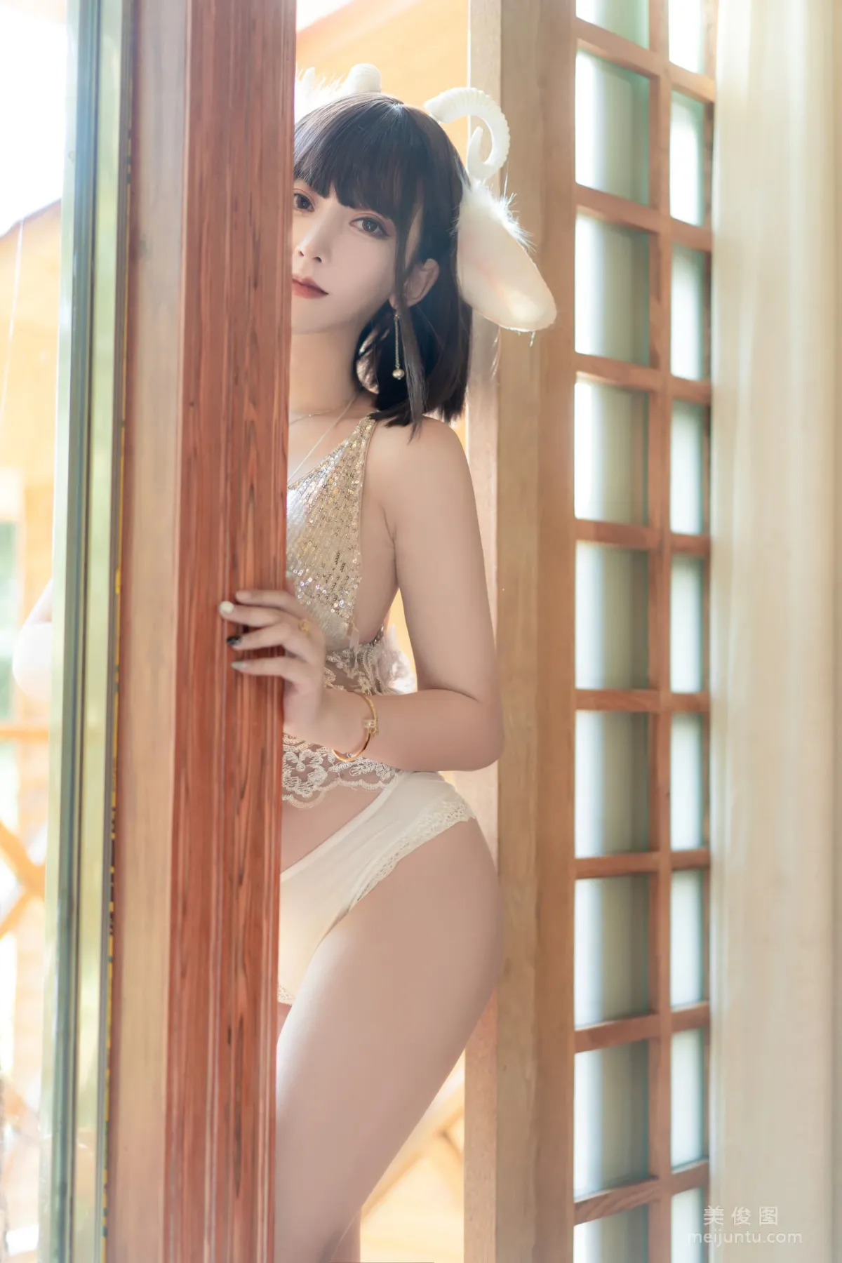 米线线sama 《喵小羊》 写真集8