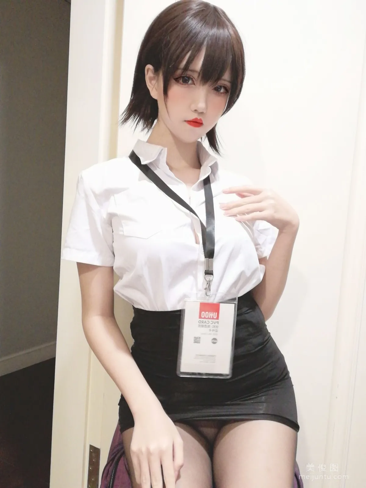 鬼馬少女阿薰kaOri 《黑絲OL》 寫真集 1