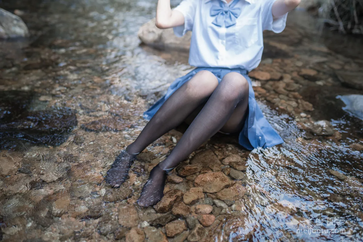 木綿綿OwO 《水色溪邊制服》 寫真集 21