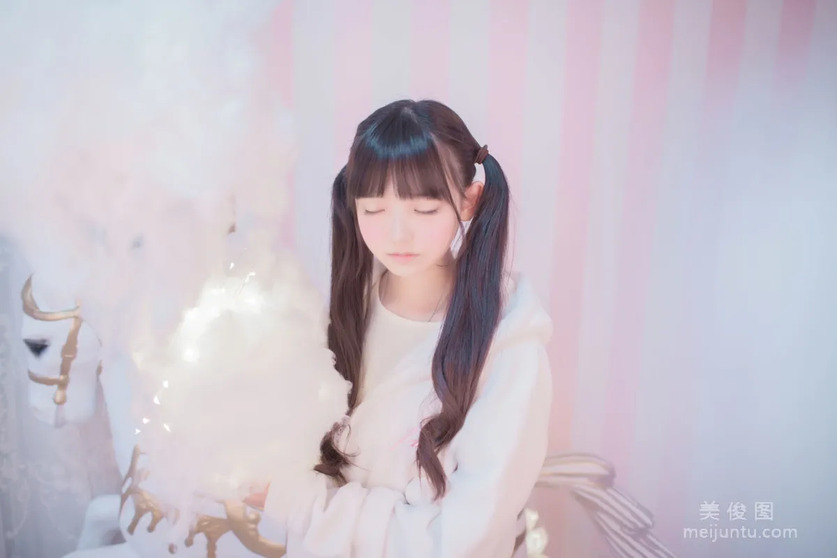Ying Qun: Web Idols photo 3