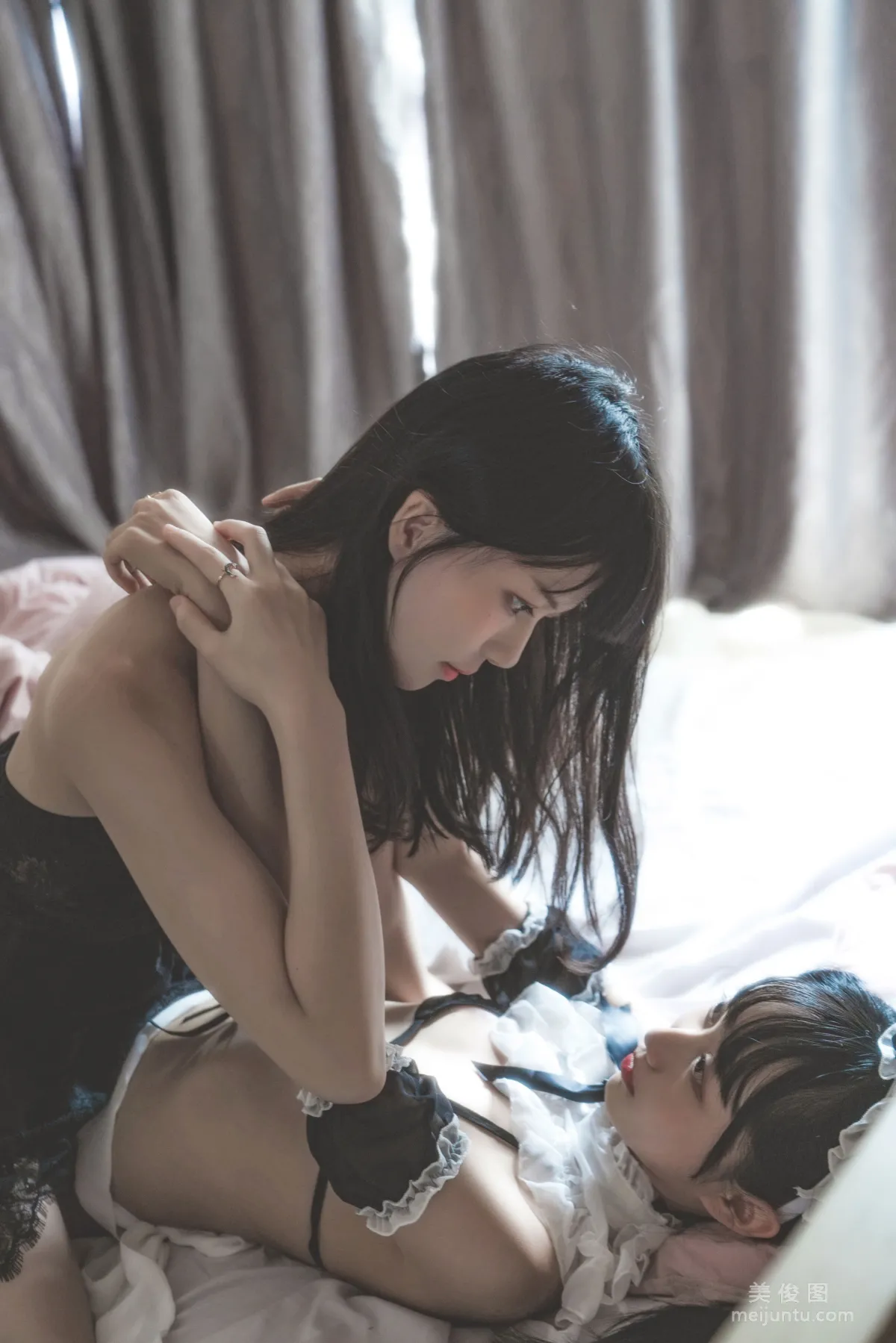 [美女Coser] 木綿綿OwO&amp;桜桃喵 《暮(黑裙×妹抖)》 寫真集 7