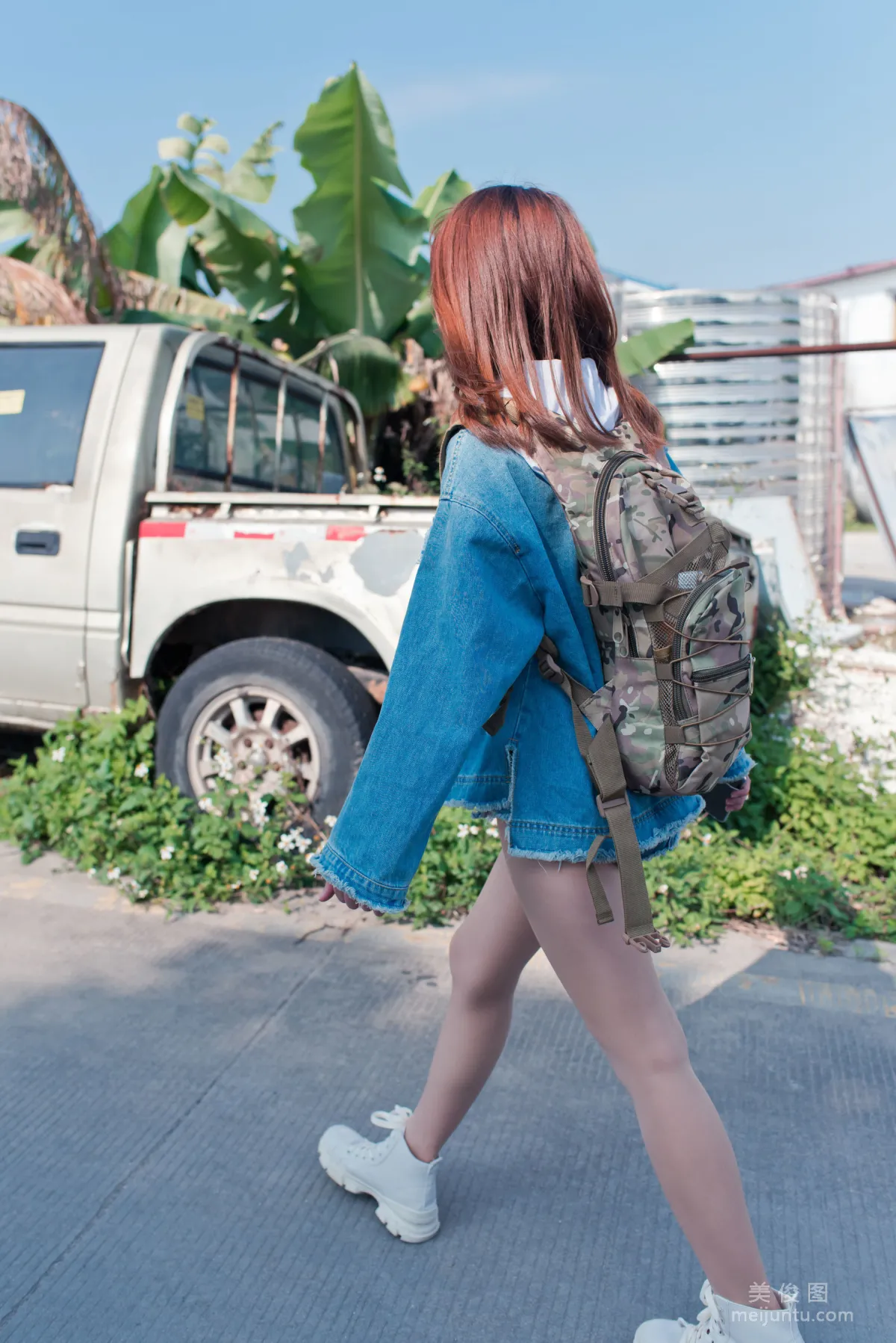 Qingshui Younai, Riding the Wind Street Snap: Light Water Seagull Island RS Denim Street Snap Photo Set photo 9