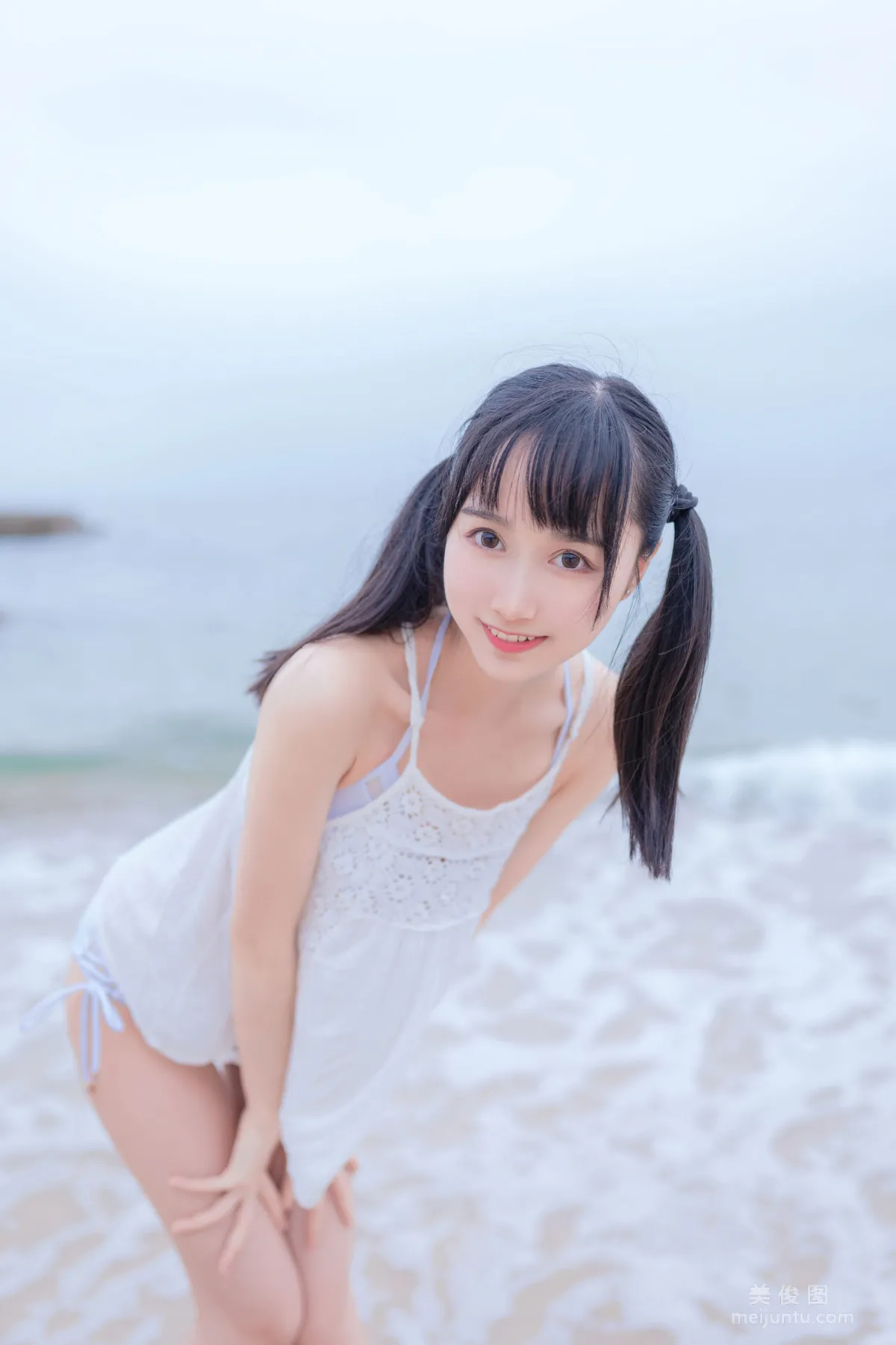 [Beautiful Coser] Mu Mianmian OwO "Seaside White Bikini" Photo Set photo 10