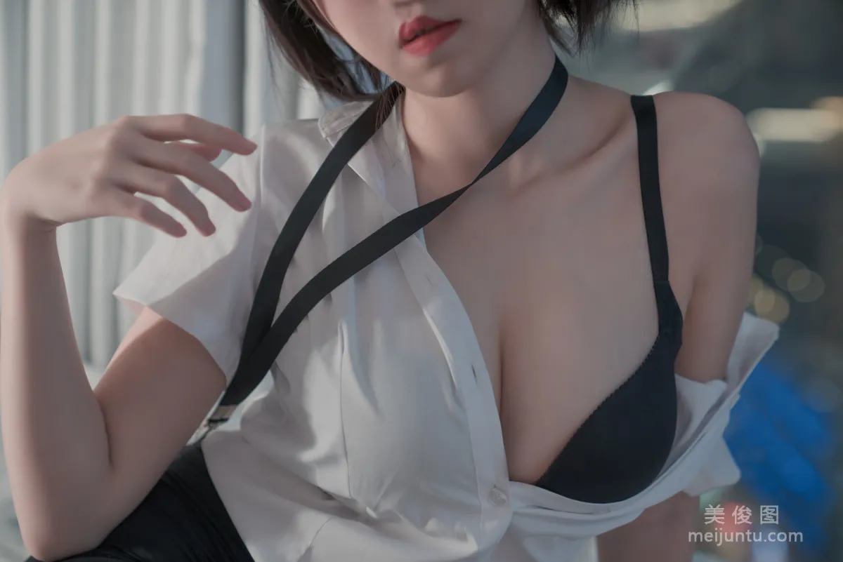 鬼马少女阿薰kaOri 《黑丝OL》 写真集39