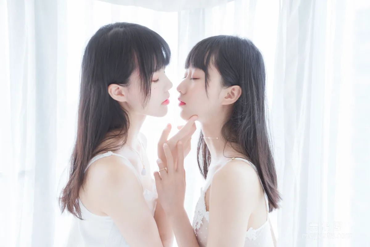 木綿綿OwO&amp;桜桃喵 《朝(白裙×白裙)》 寫真集 6