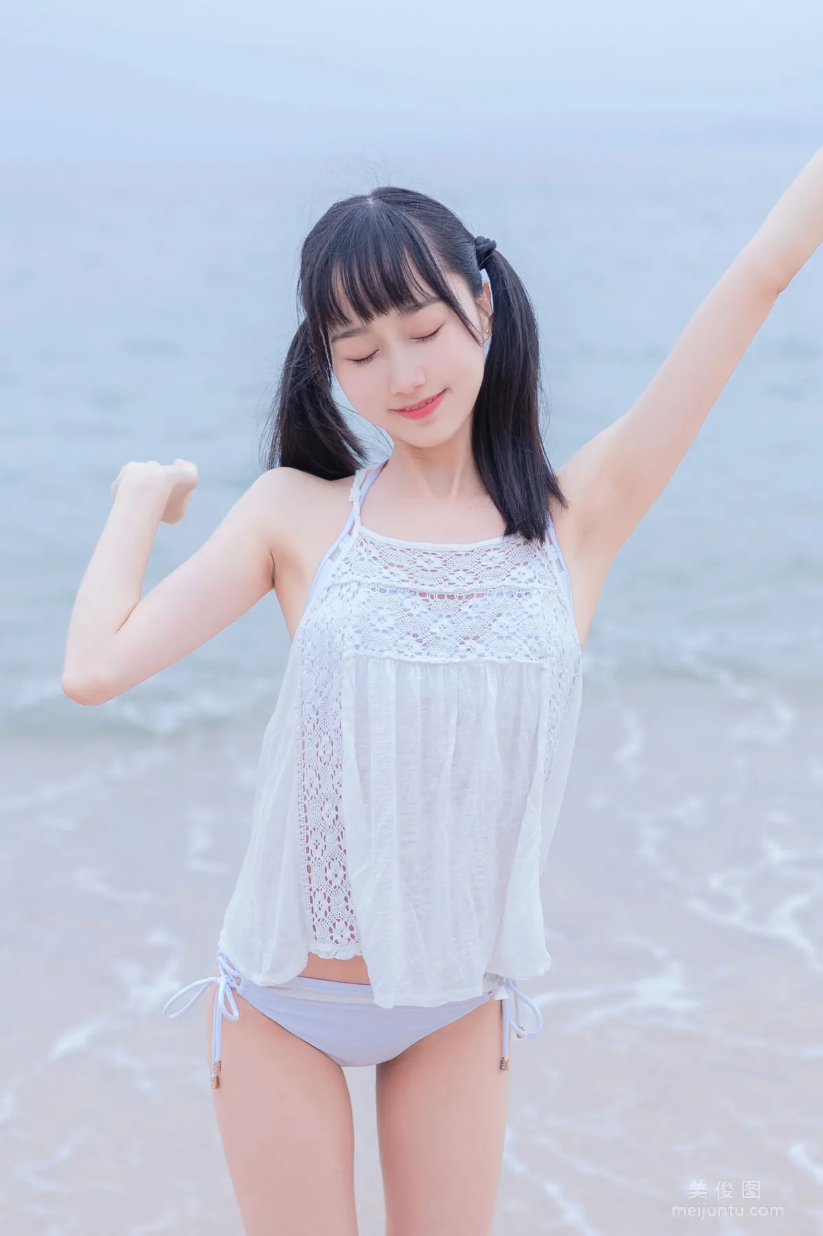 [Beautiful Coser] Mu Mianmian OwO "Seaside White Bikini" Photo Set photo 8