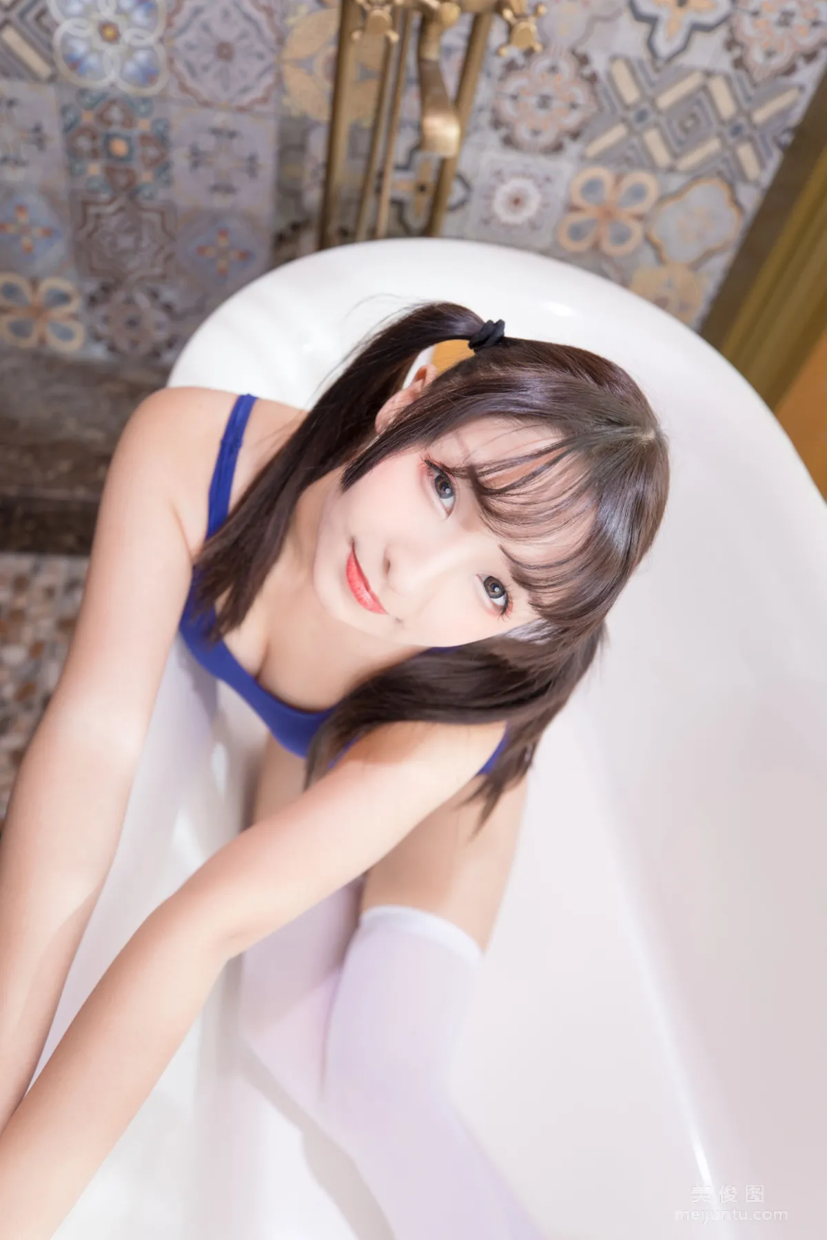 萝莉Coser神楽坂真冬 《水の形》 写真集15