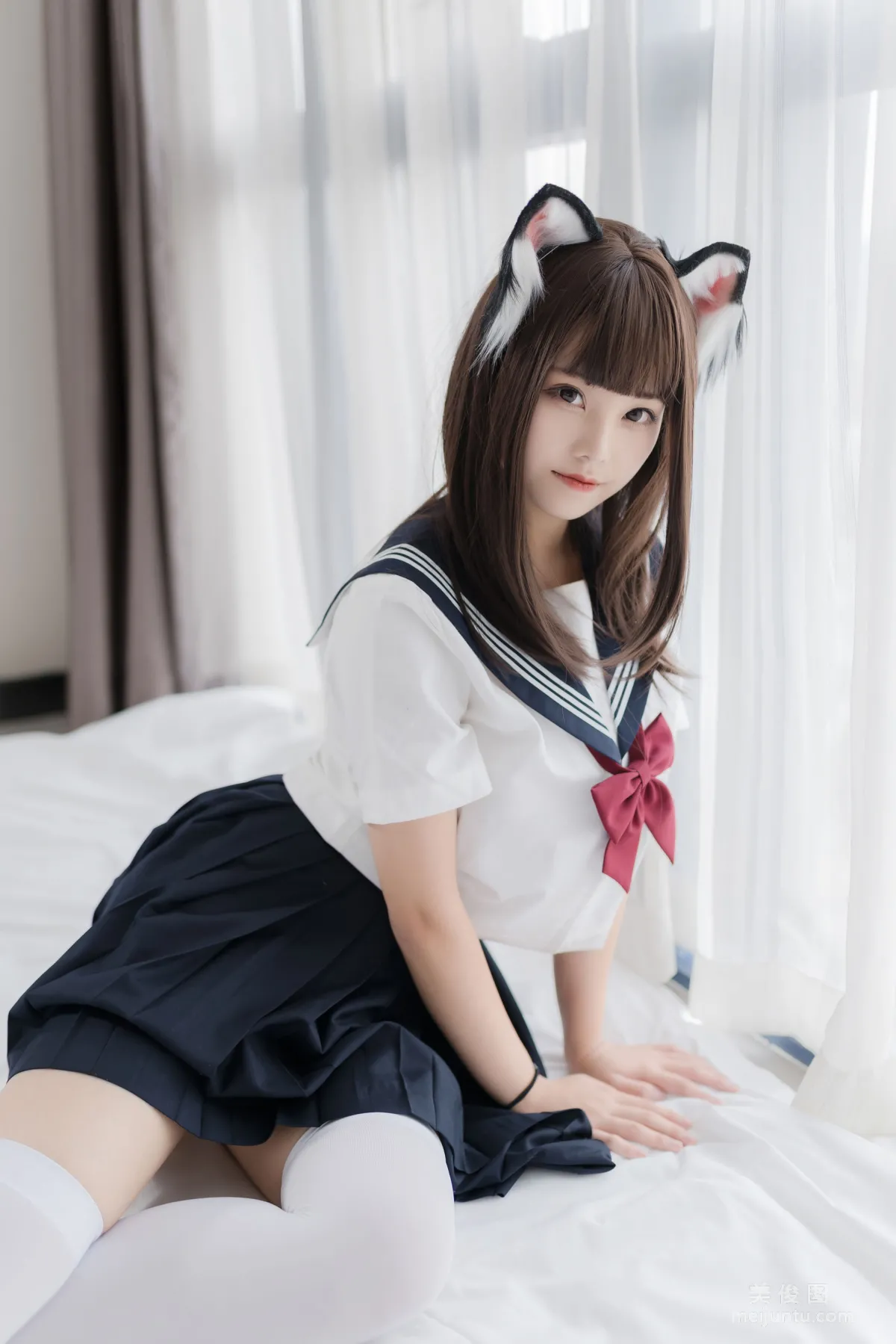 蜜汁猫裘 《猫耳JK》 写真集1