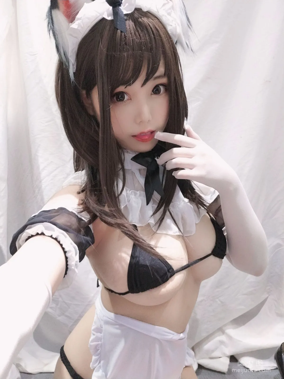 蜜汁猫裘 《黑白女仆》 写真集16