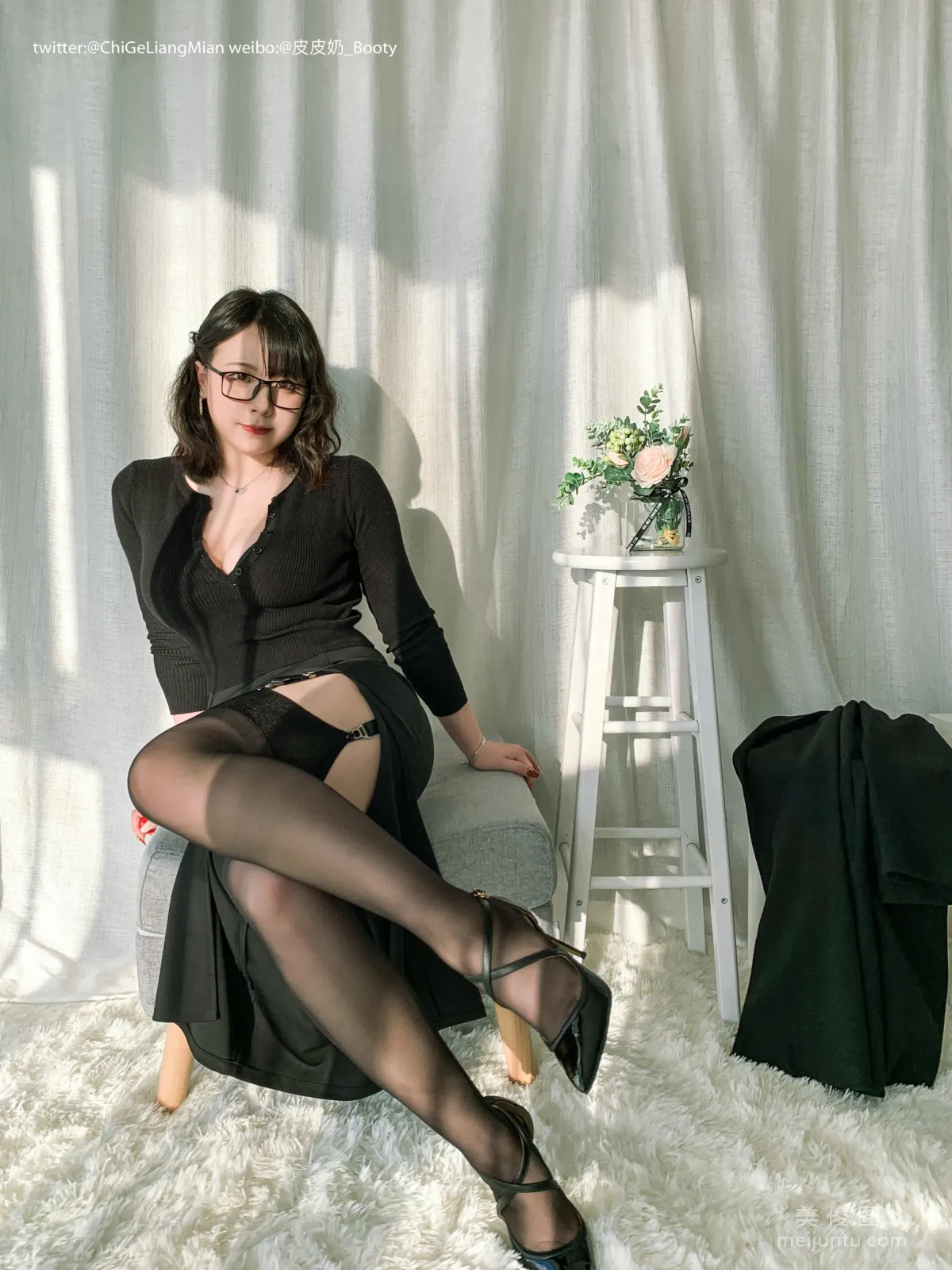 [Web Idols Coser] Pipi Naike Keai Lela "Black OL" Photo Set photo 20