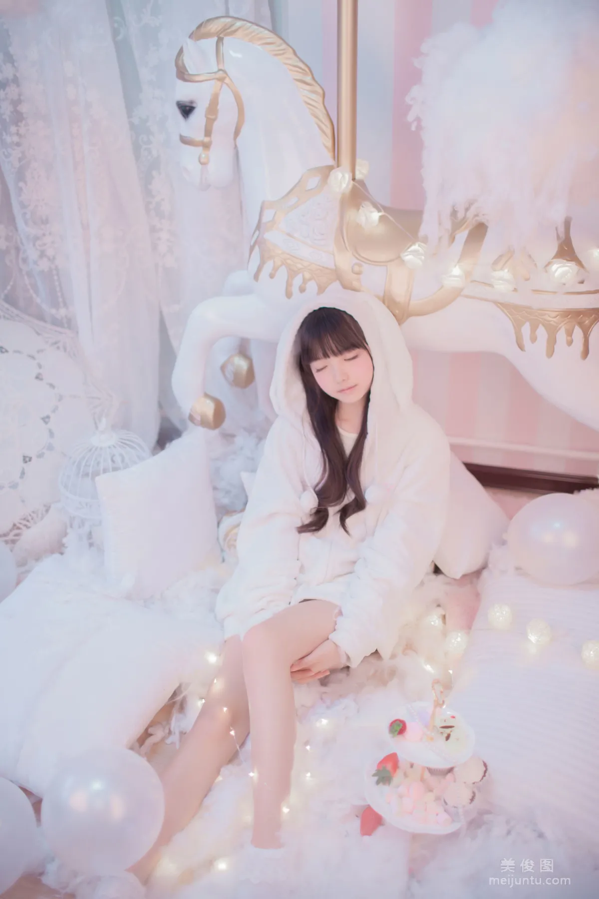 Ying Qun: Web Idols photo 12