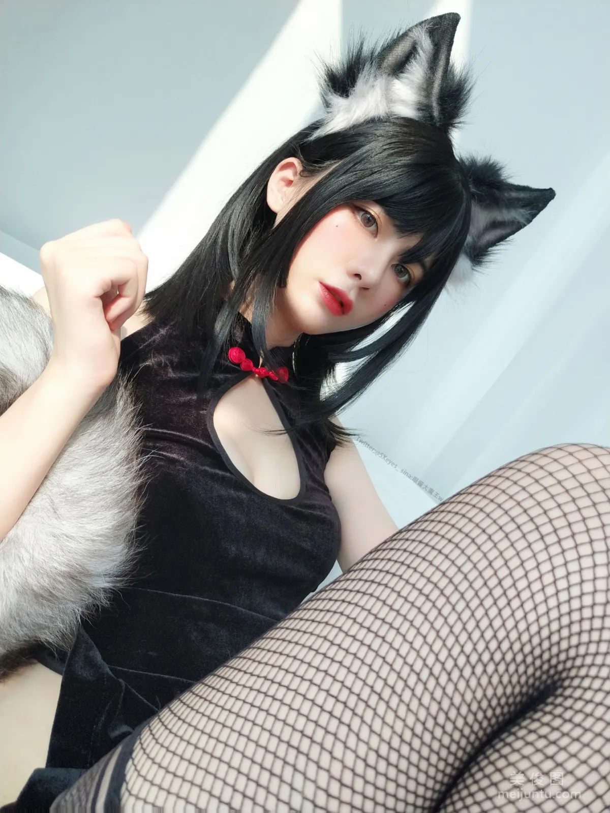Yanjiang Damo Wang w Black Stockings Qipao Photo Set photo 17