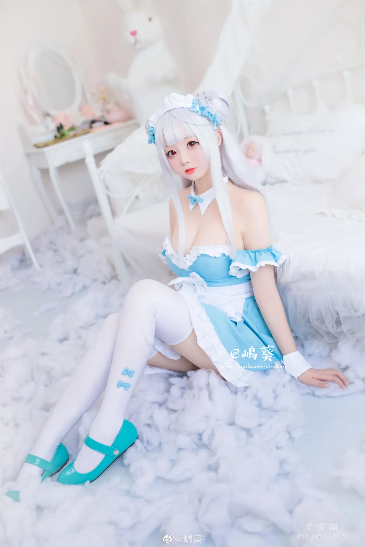 微博美女Coser嶋葵 《小天鹅女仆》 写真集2
