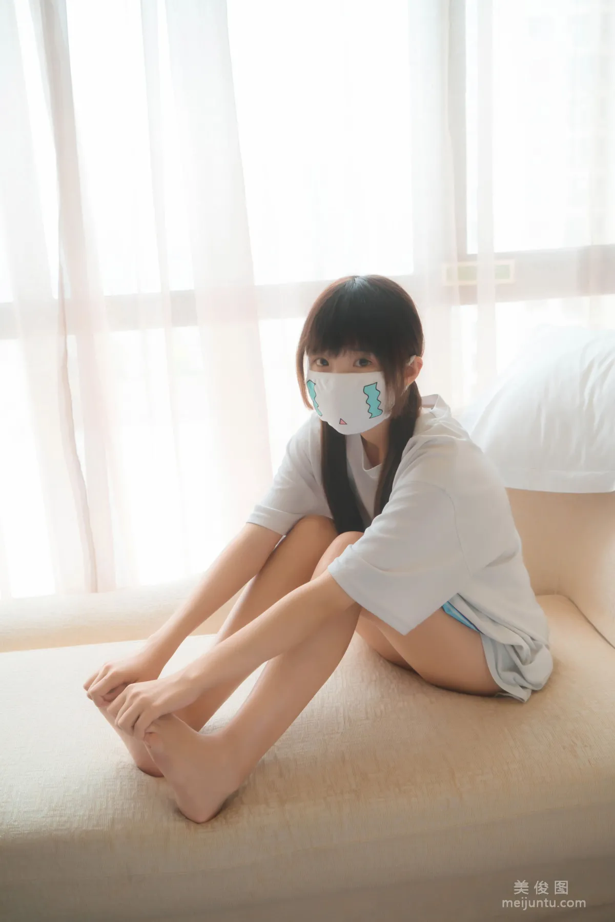 [美女Coser] 禦子Yumiko 《口罩》 寫真集 15