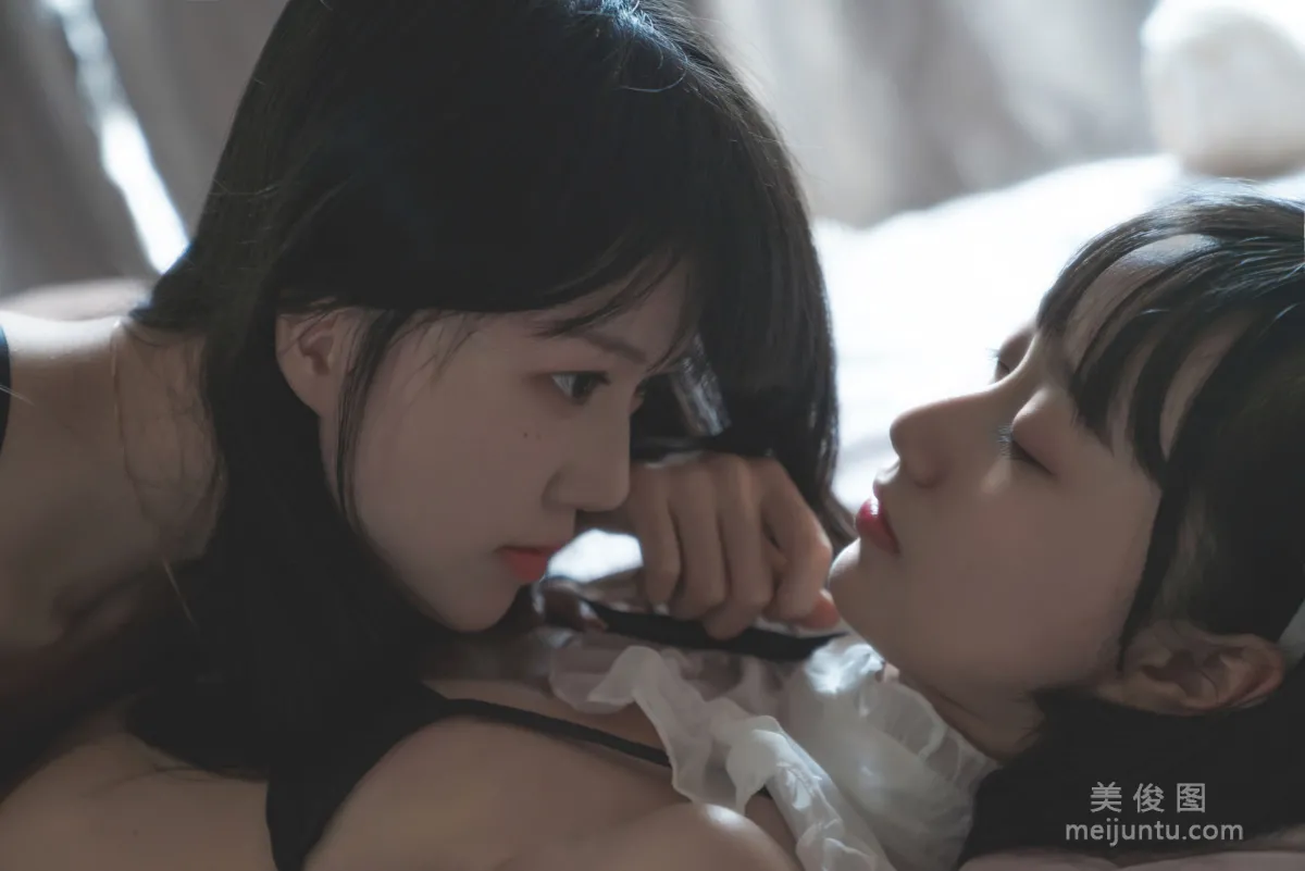 [美女Coser] 木綿綿OwO&amp;桜桃喵 《暮(黑裙×妹抖)》 寫真集 21